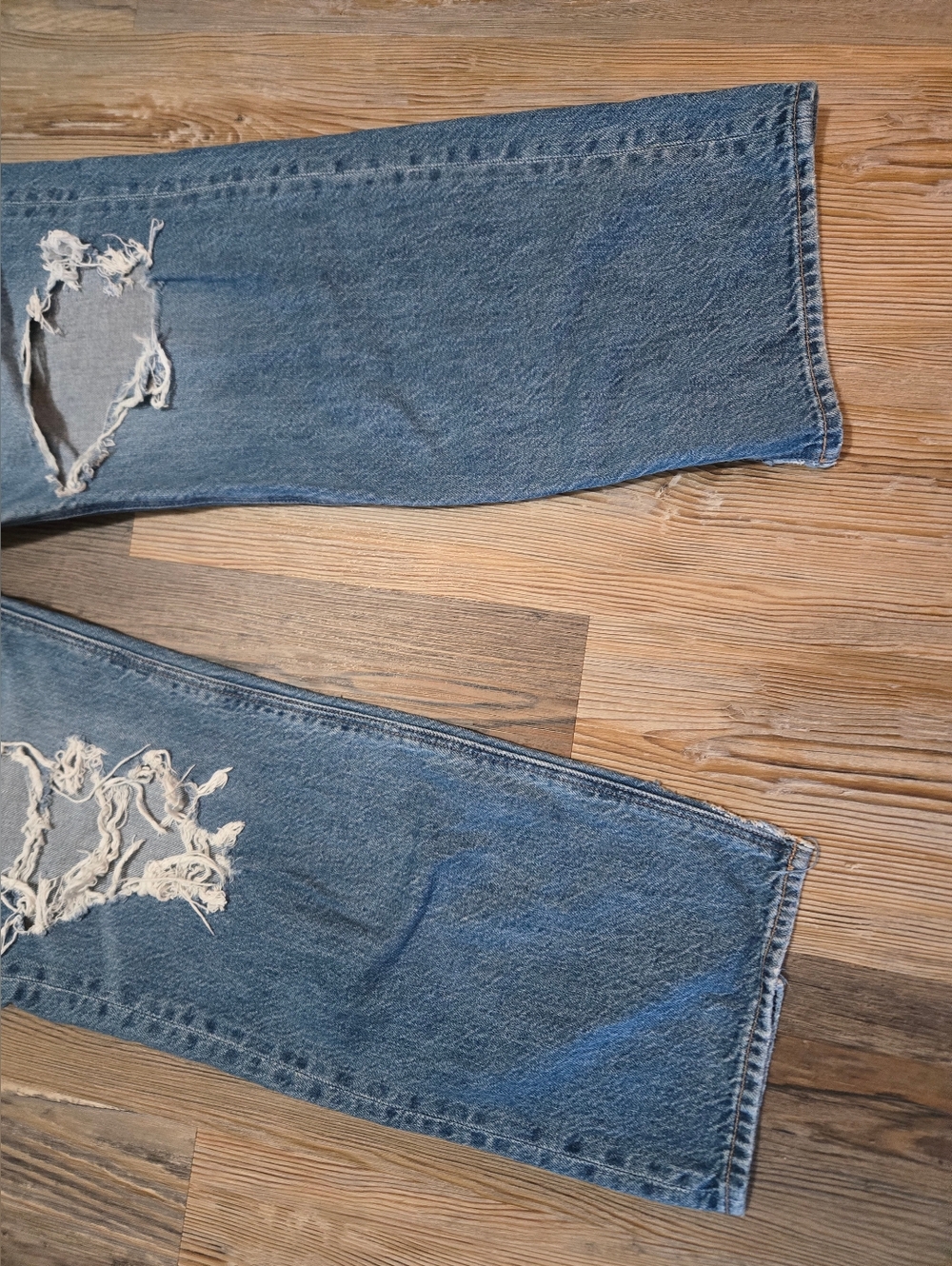 American Eagle Outfitters Distressed Blue Ripped Jeans - Picture 2 of 16